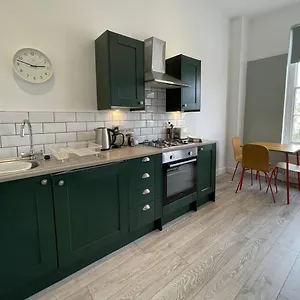 apt-3-st-georges.tophotelsbath.com/