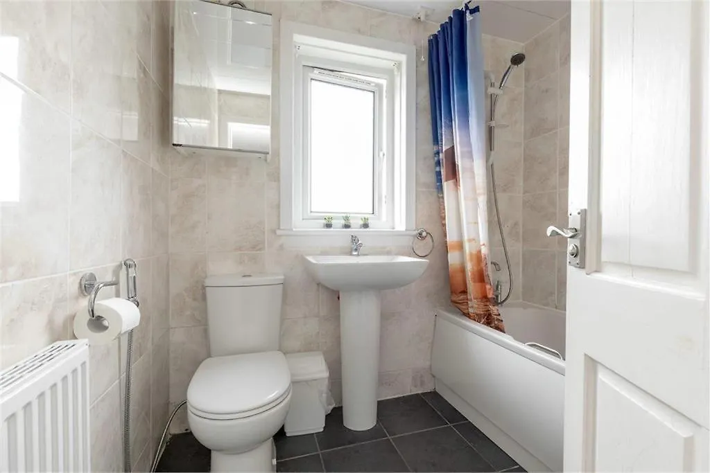 Edinburgh Villa 3 Bed Rooms House In Edinburgh - Private Parking 0*,